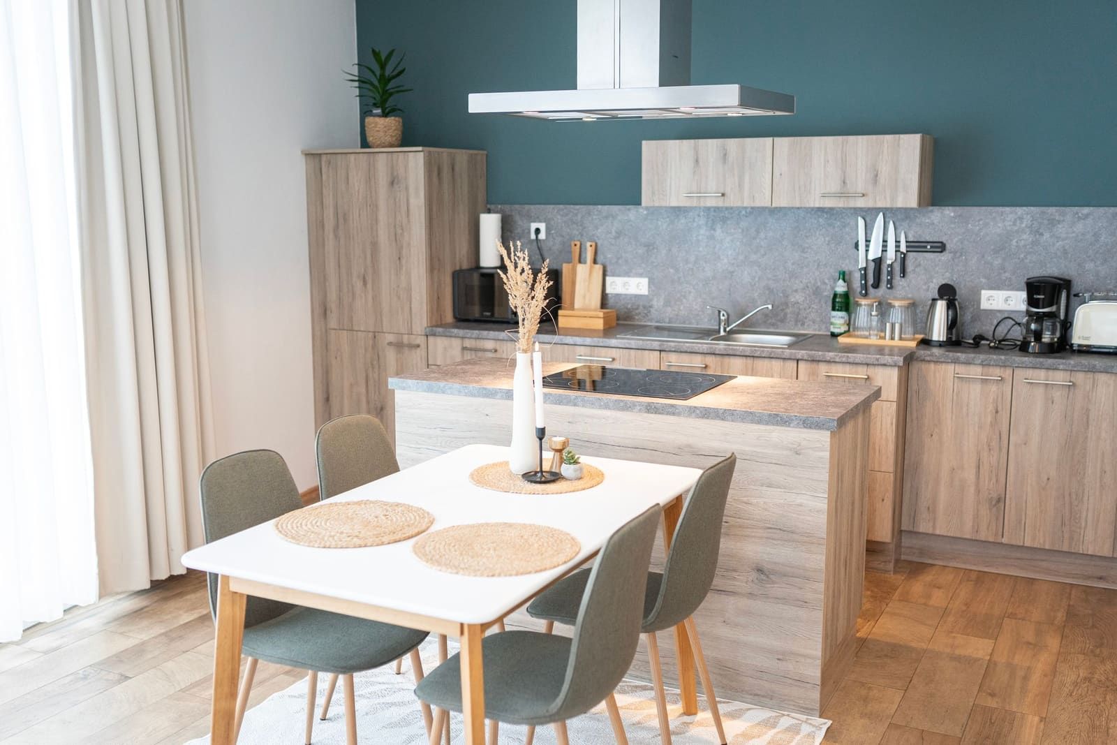 Windbrecher – Wohnzimmer, Ferienwohnung in Bad Zwischenahn