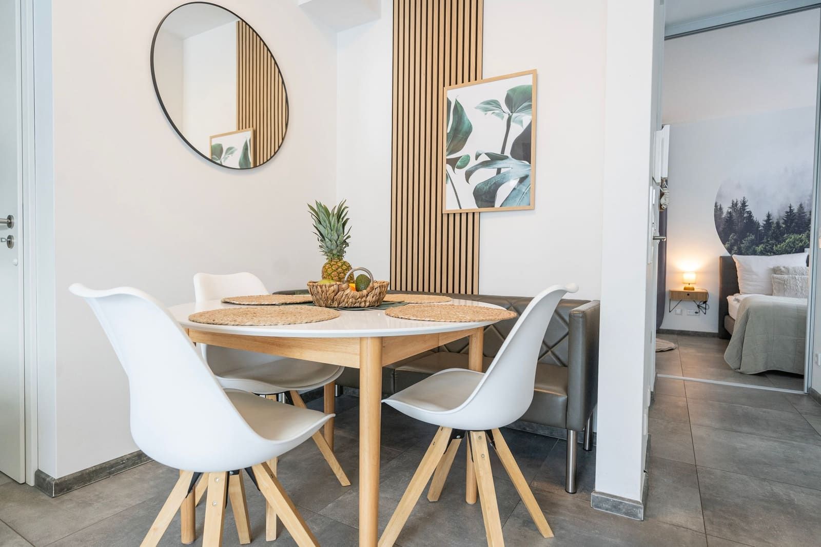 Waldspaziergang – Wohnzimmer, Ferienwohnung in Bad Zwischenahn